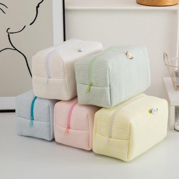 1 Piece Sweet Flower Polyester Makeup Bag