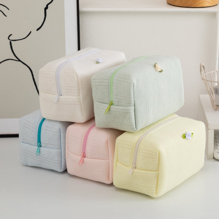1 Piece Sweet Flower Polyester Makeup Bag h5Picture2