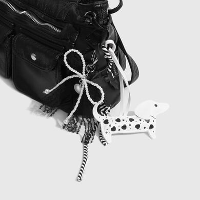 1 pieza de dijes para bolso de mujer de piel de perro salchicha de serie simple h5 Imagen4