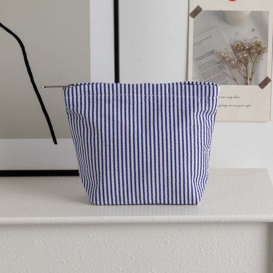 1 Piece Casual Strip Makeup Bag