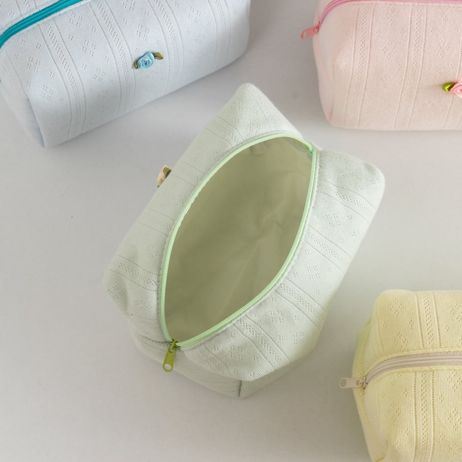 1 Piece Sweet Flower Polyester Makeup Bag h5Picture4