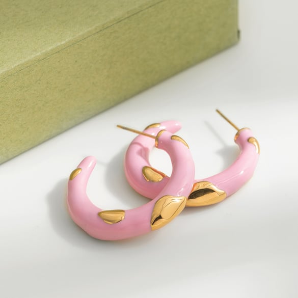 1 paio di orecchini a cerchio da donna in acciaio inossidabile color oro con cerchio rosa 2