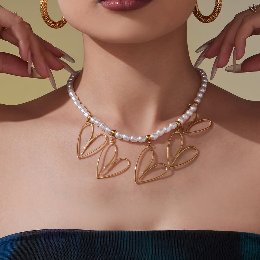 Collier élégant avec pendentif en forme de cœur creux en acier inoxydable couleur or pour femme h5Image5