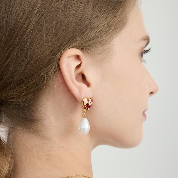 1 par de pendientes colgantes de acero inoxidable dorados con forma de corazón romántico para mujer 2