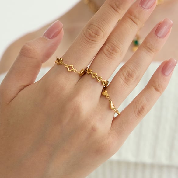 1 pieza de lindos anillos llamativos de acero inoxidable en color dorado con forma de corazón 2