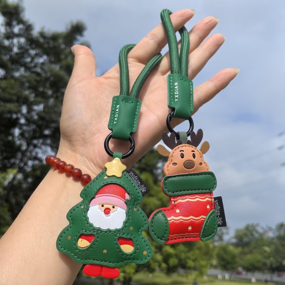 1 pieza de lindo dije navideño de cuero para bolso 2