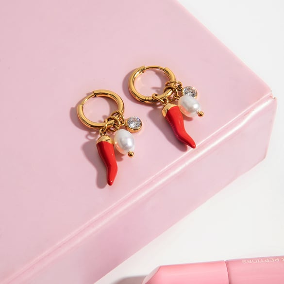 1 paio di orecchini pendenti da donna in acciaio inossidabile color oro con peperoncino rosso classico 2