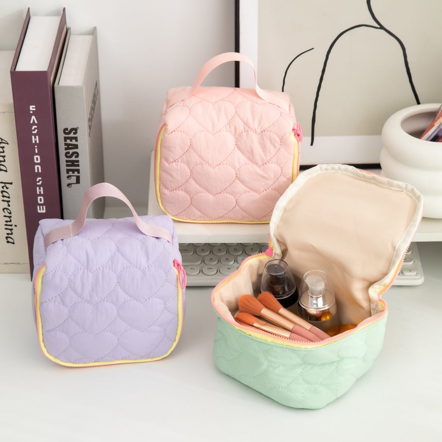 1 Piece Sweet Heart Makeup Bag h5Picture3