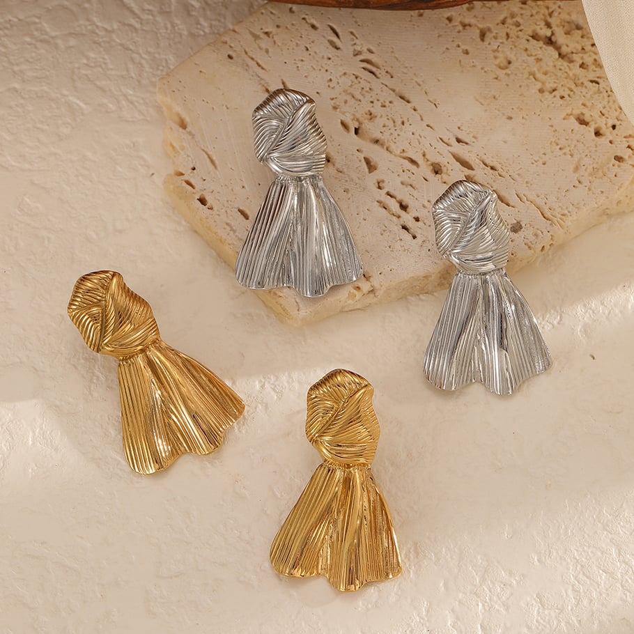 1 Paar Ohrstecker aus Edelstahl in Fliegeform, goldfarben Bild2