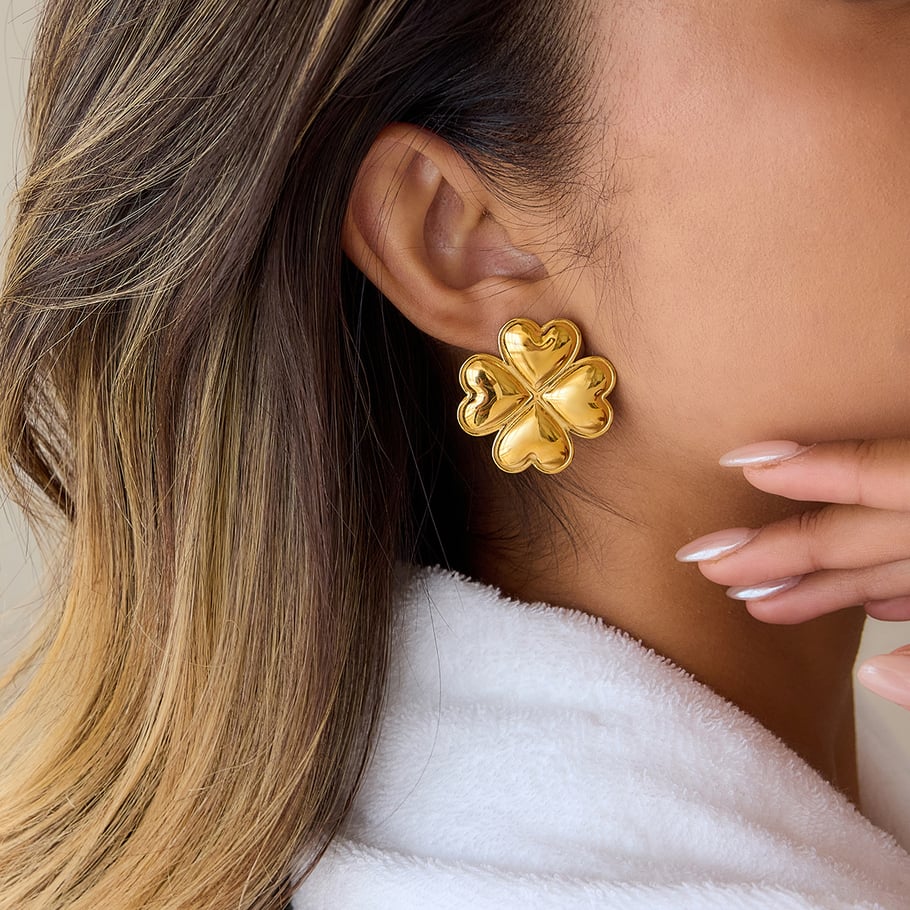 1 Paar wunderschöne Kleeblatt-Ohrstecker aus Edelstahl in Goldfarbe für Damen h5Bild4
