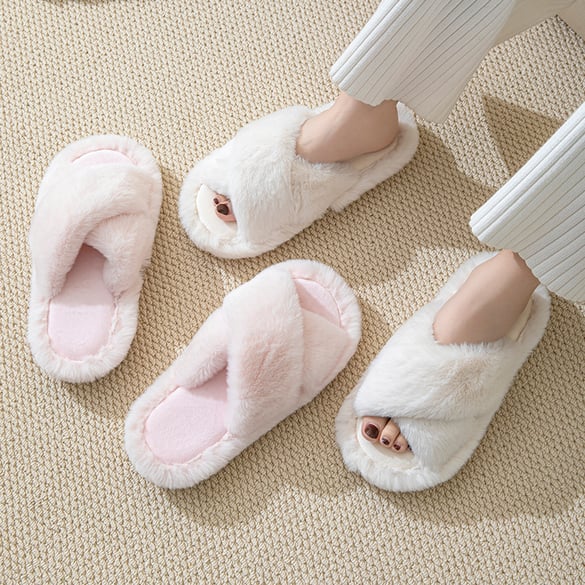 1 paire de chaussons en peluche de couleur unie 2