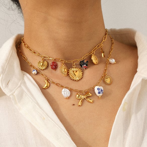 1 Piece Retro Heart Stainless Steel Gold Color Pendant Necklace 2