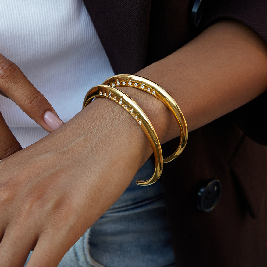 Braccialetti da donna in acciaio inossidabile color oro con triangolo elegante, 1 pezzo Immagine4