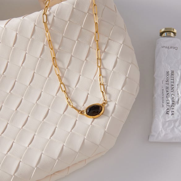 1 Piece Retro Oval Natural Stone Stainless Steel Gold Color Women's Pendant Necklaces