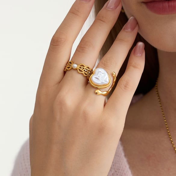 Anillos llamativos de acero inoxidable en color dorado con forma de corazón versátil de 1 pieza 2