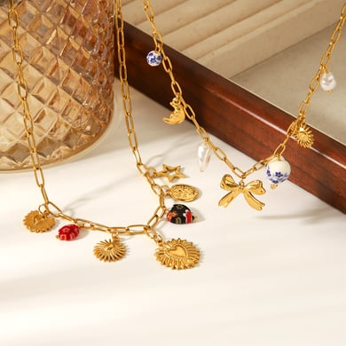 1 Piece Retro Heart Stainless Steel Gold Color Pendant Necklace h5 Picture5