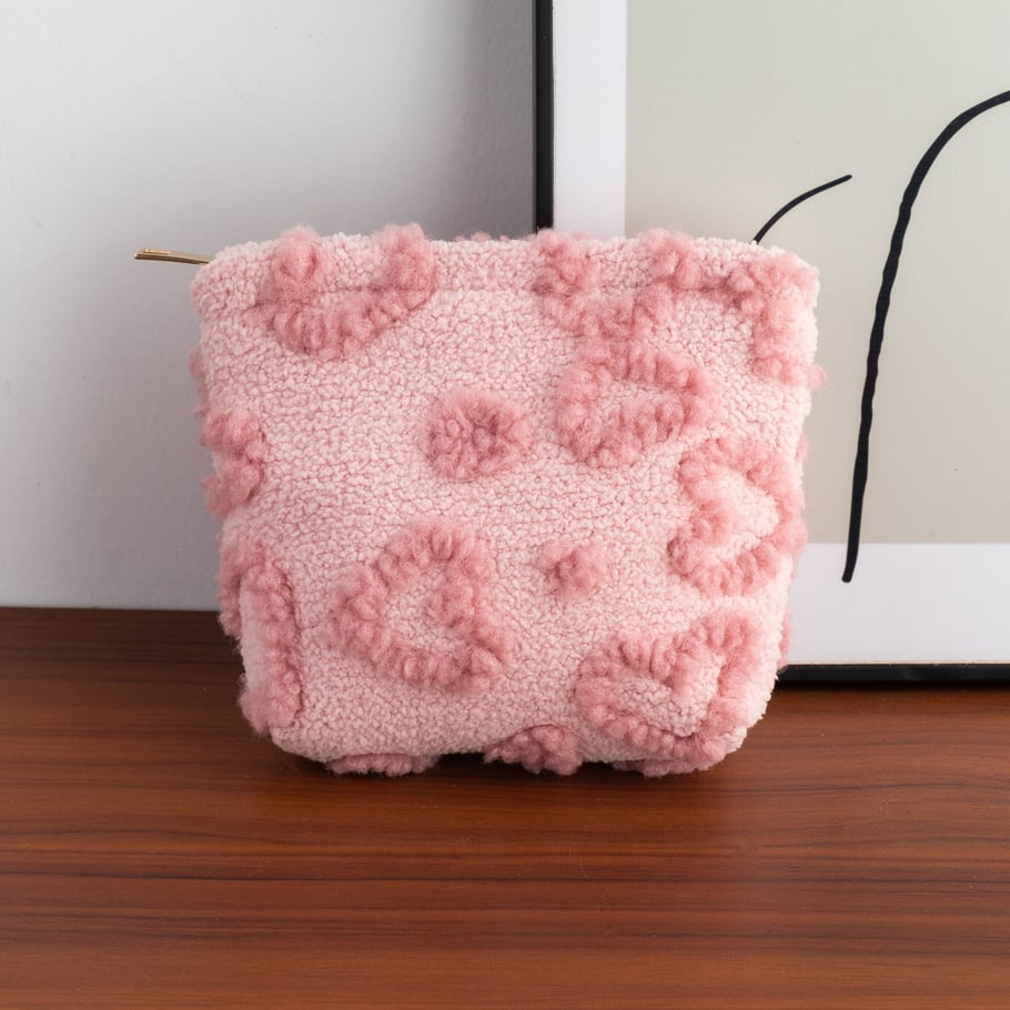 1 Piece Sweet Heart Plush Makeup Bag