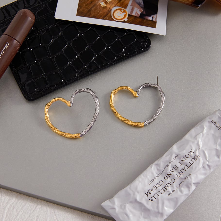 1 Paar Gold- und Silberfarbene Herz-Ohrstecker aus Edelstahl für Damen h5Bild5
