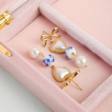 1 paio di orecchini pendenti da donna in acciaio inossidabile color oro con cuore classico h5 Immagine3