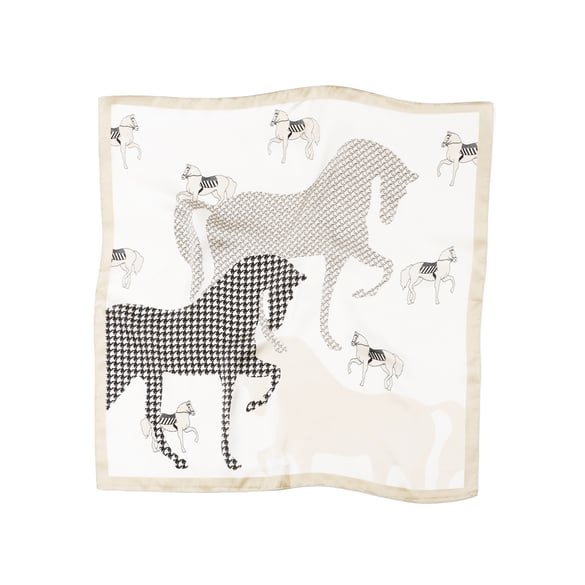 1 pieza de pañuelo de poliéster con estampado de cuadros de caballos 2