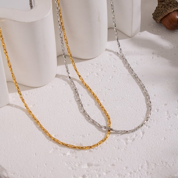 Collana con catena semplice in acciaio inossidabile color oro da 1 pezzo