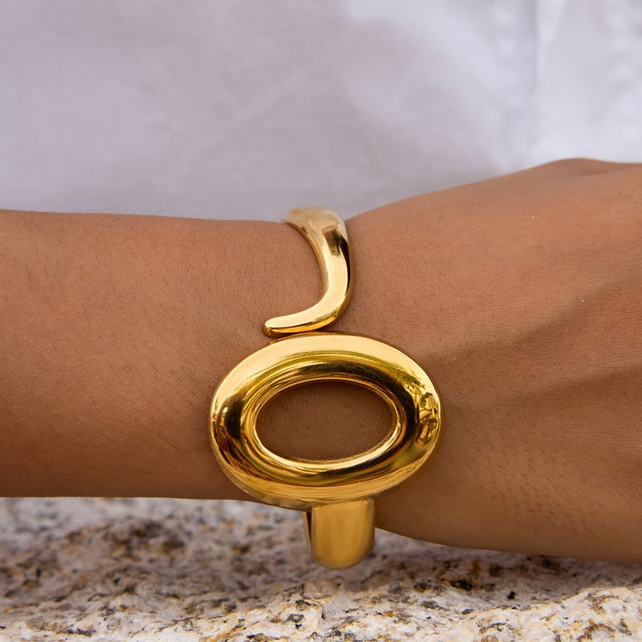 1 Stück klassischer Kreis-Armreif aus Edelstahl in Goldfarbe für Damen h5Bild4