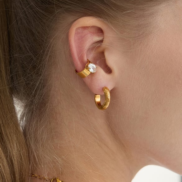 1 par de pendientes de aro de acero inoxidable dorados con círculos diarios para mujer 2