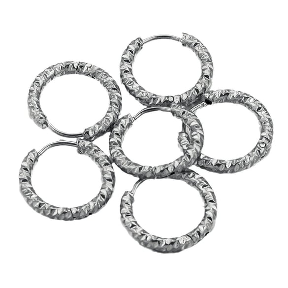 1 Paar minimalistische Creolen aus Edelstahl mit Hammermuster in Goldfarbe für Damen