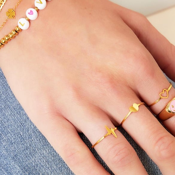 Verstellbarer Ring mit offenem Herz