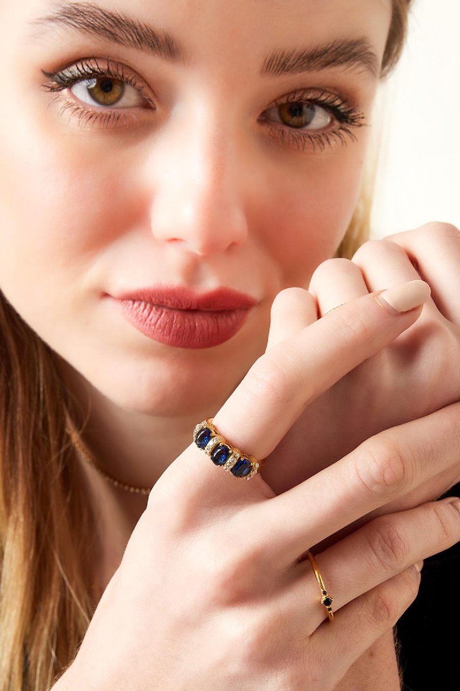 Ring mit drei Zirkoniasteinen Fuchsia Edelstahl 16 Bild2