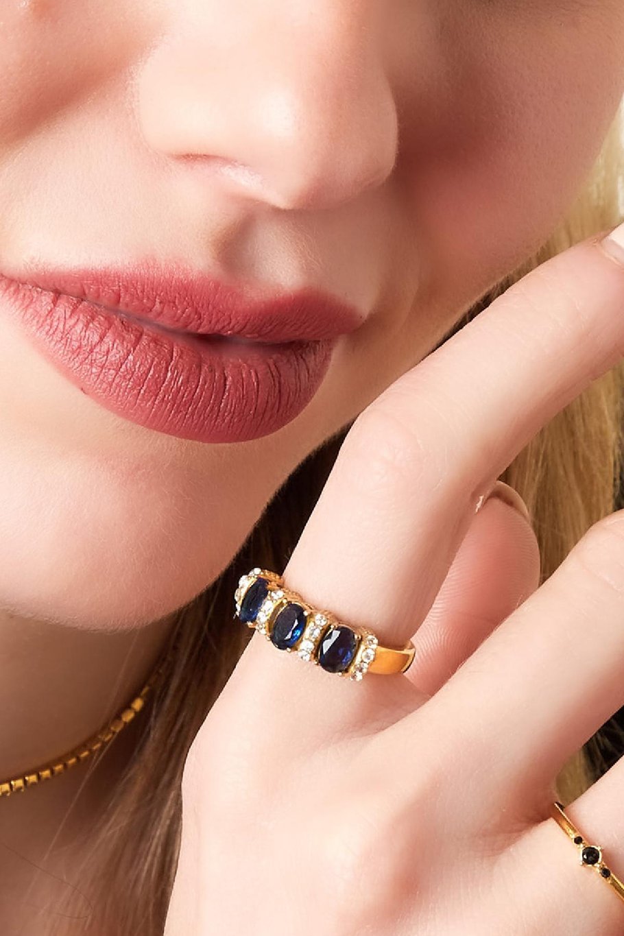 Ring mit drei Zirkoniasteinen Fuchsia Edelstahl 16 Bild3