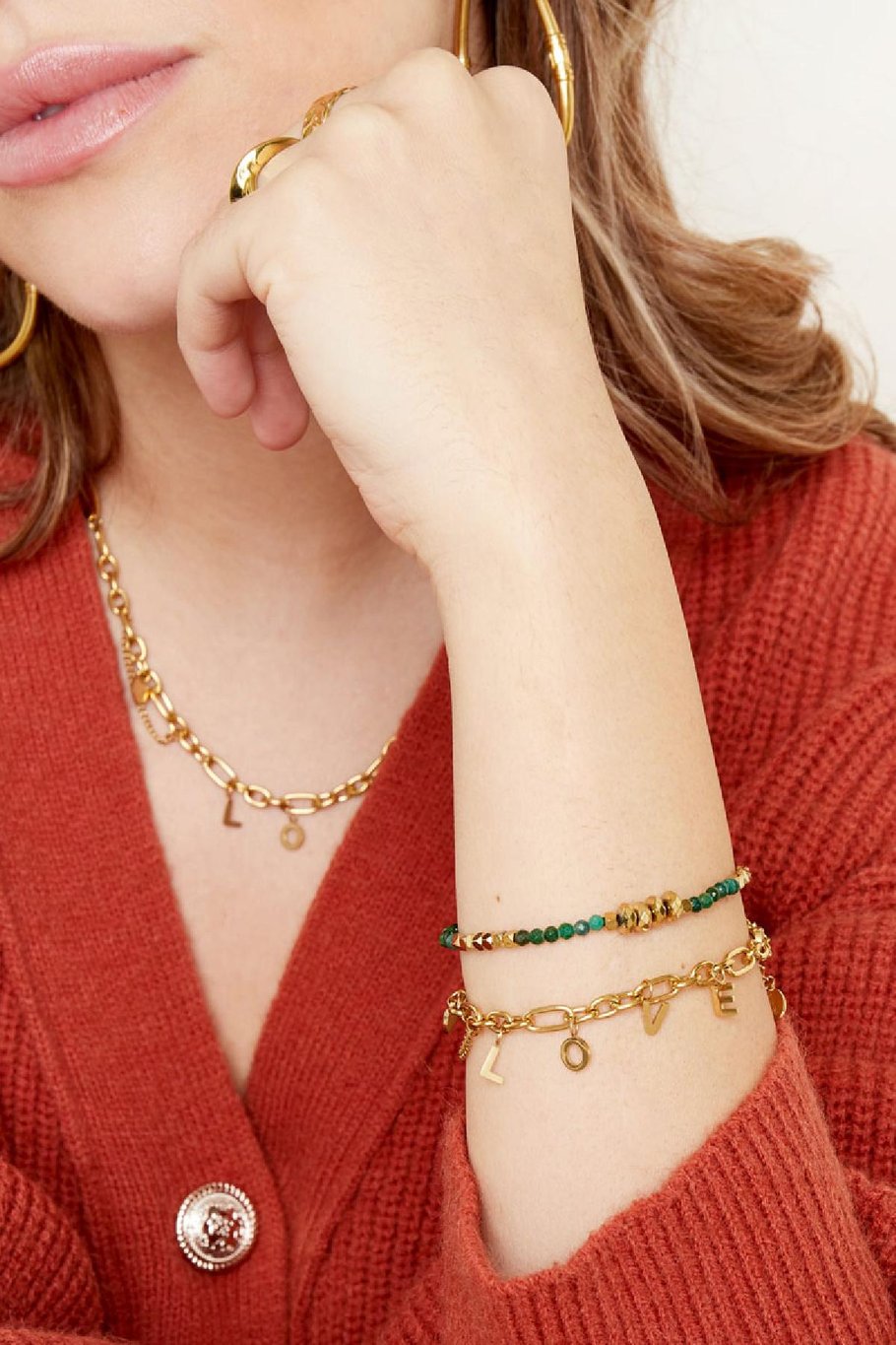 Pulsera amor grueso Color dorado Acero inoxidable Imagen2