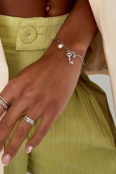 Link bracelet key charm &amp; pearl Gold Color Stainless Steel h5 Picture2