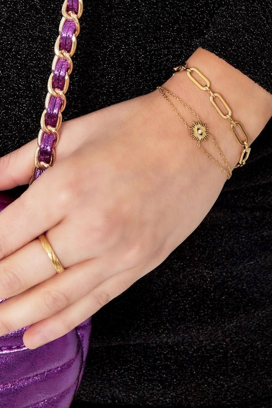 Pulsera doble cadena con charm Color dorado Acero inoxidable Imagen2