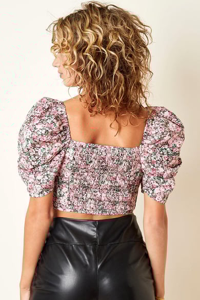 Top corto con mangas abullonadas y estampado floral Morado S h5 Imagen3