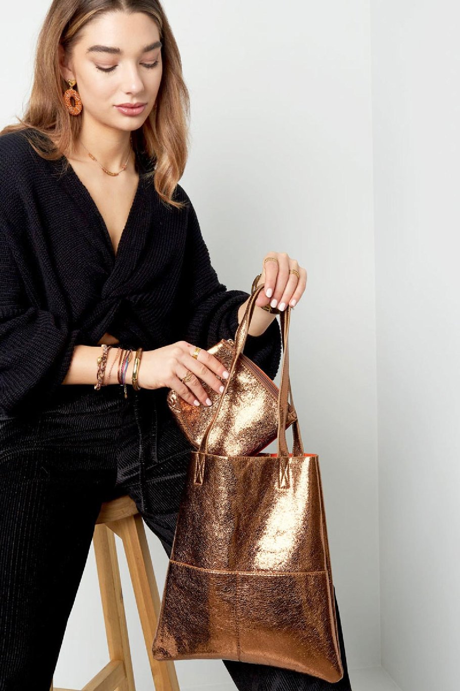 Shopper aus Metall Goldfarbe Polyurethan Bild4