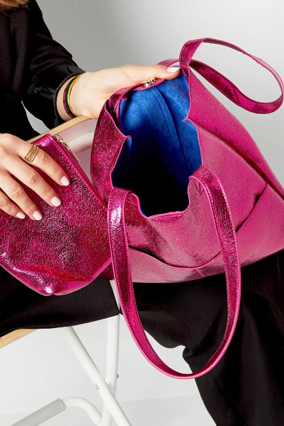 Shopper aus Metall Goldfarbe Polyurethan Bild7
